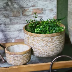 CHEMIN DE CAMPAGNE - Coupe "tressage" béton marron ø.15 x 9 cm