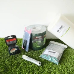DÉCOWEB - Kit de pose pour gazon synthétique sur sol meuble - 50m² - avec couteau alu et mètre
