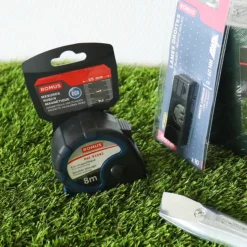 DÉCOWEB - Kit de pose pour gazon synthétique sur sol meuble - 50m² - avec couteau alu et mètre