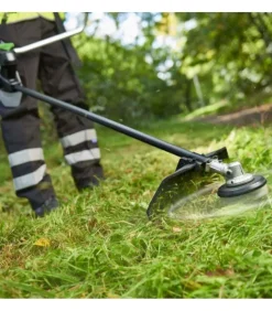 EGO POWER+ - Débroussailleuse professionnelle avec guidon arbre transmission carbone egopower bcx3800e