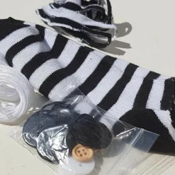 GRAINE CRÉATIVE - Doudou à faire soi-même - josé le zèbre, chaussette à coudre