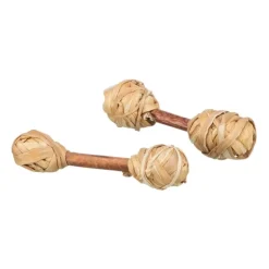 Haltères en bois et herbe