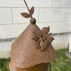 LA GRANDE PRAIRIE - Nichoir cabane oiseaux fer rouille 23x2x160cm