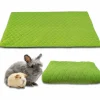 NEO SOLVO - Tapis qui remplace la litière pour cochon d'inde et lapin - absorbant, imperméable, passe en machine - 105 x 105 cm