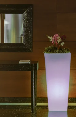 NEWGARDEN - Pot lumineux melisa 40 solaire+batterie rechargeable led rgb avec télécommande 40x40x90cm