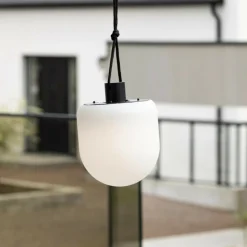 PARIS PRIX - Lampe suspension d'extérieur à led "colie" 21cm noir