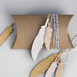 RAYHER - Pendentif en bois 12,5 x 7,5 cm - plumes